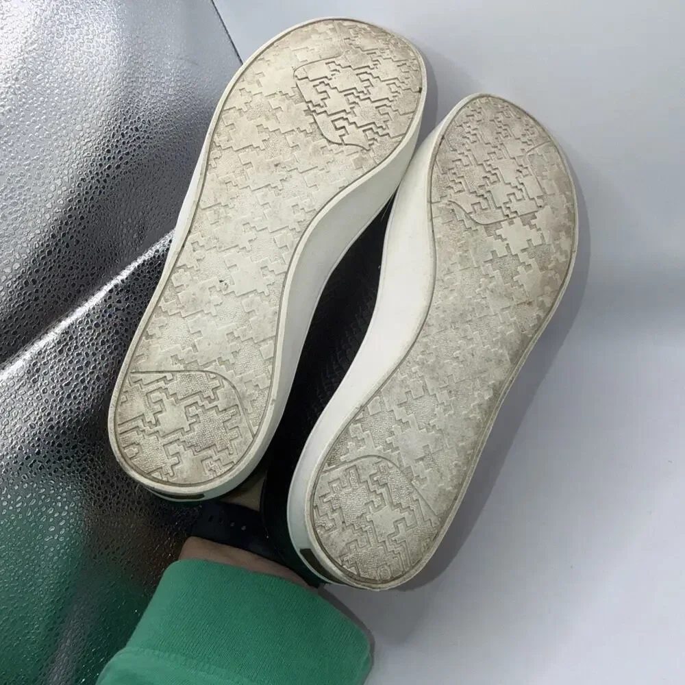 Dr. Scholls product pair